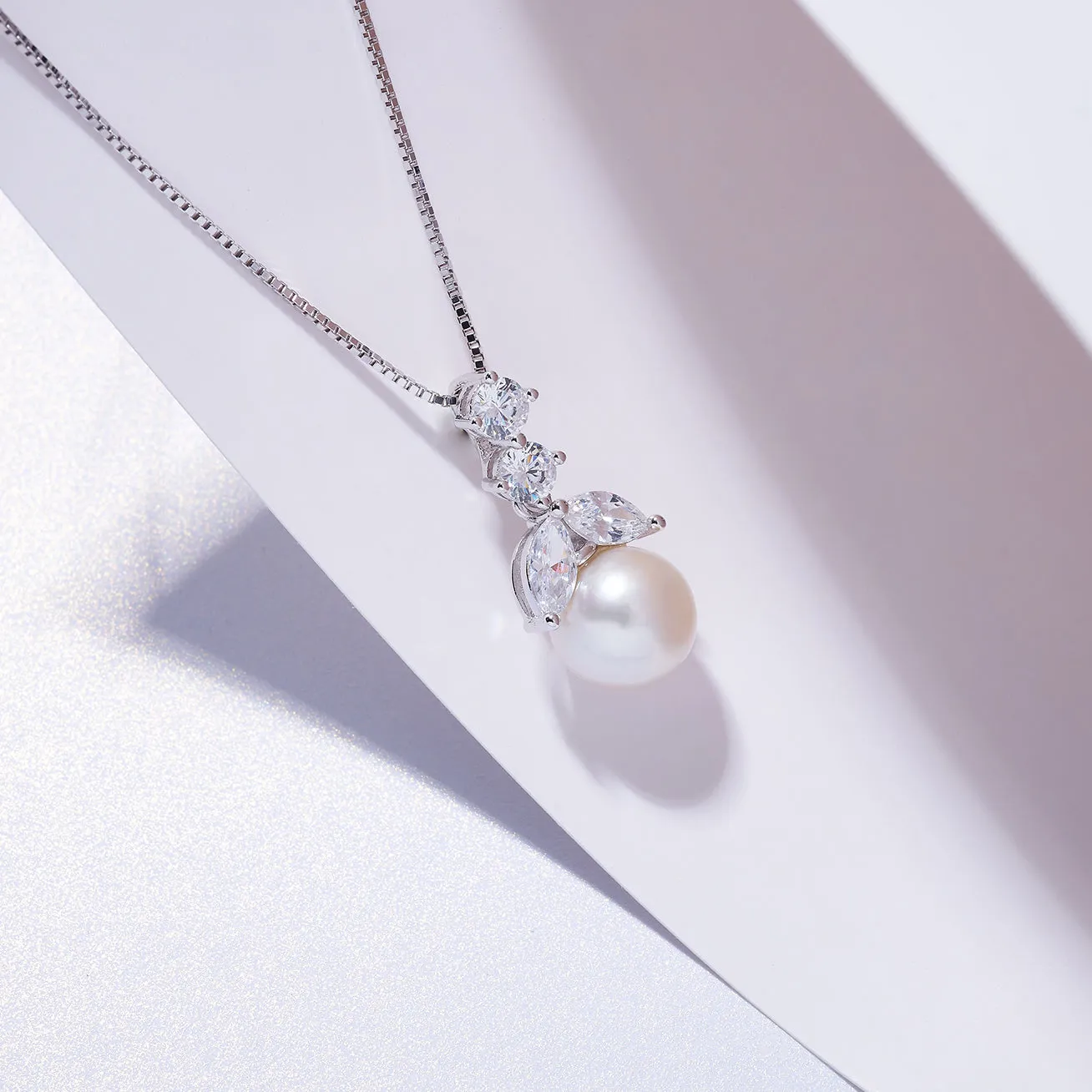 Elegant Freshwater Pearl Necklace WN00314