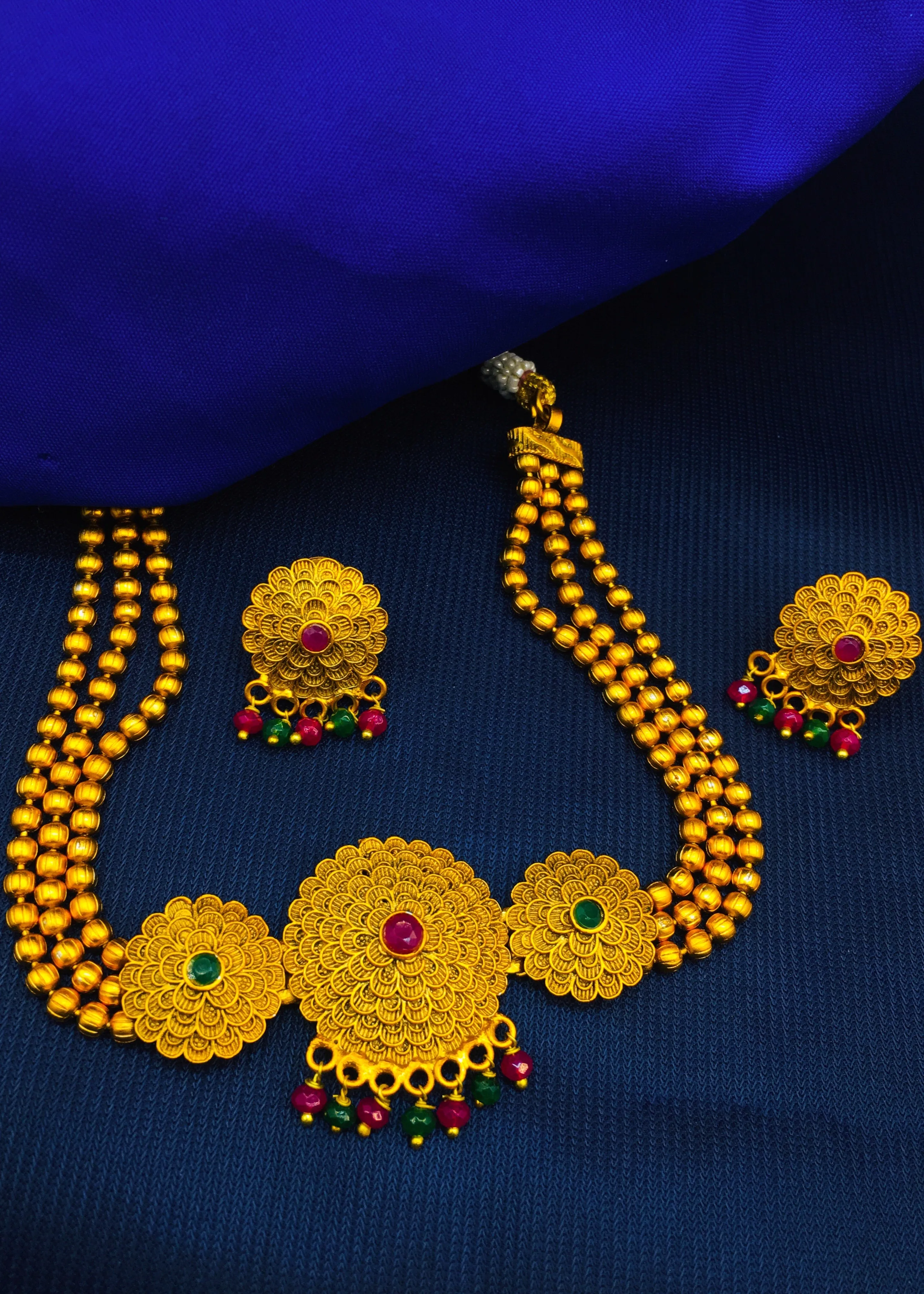 FLOWER DESIGNER CHOKER